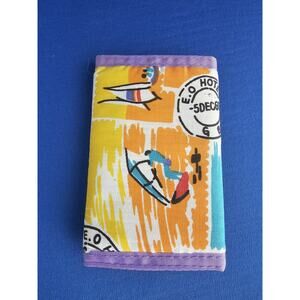 Vintage E.O Hotel - GaP - -5DEC60 - Purple Tri-Fold Wallet w/Beach Theme